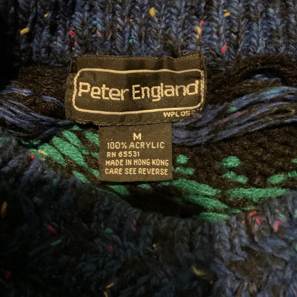 BY PETER ENGLAND PULLOVER , SIZE MEDIUM UNISEX - Picture 2 of 3